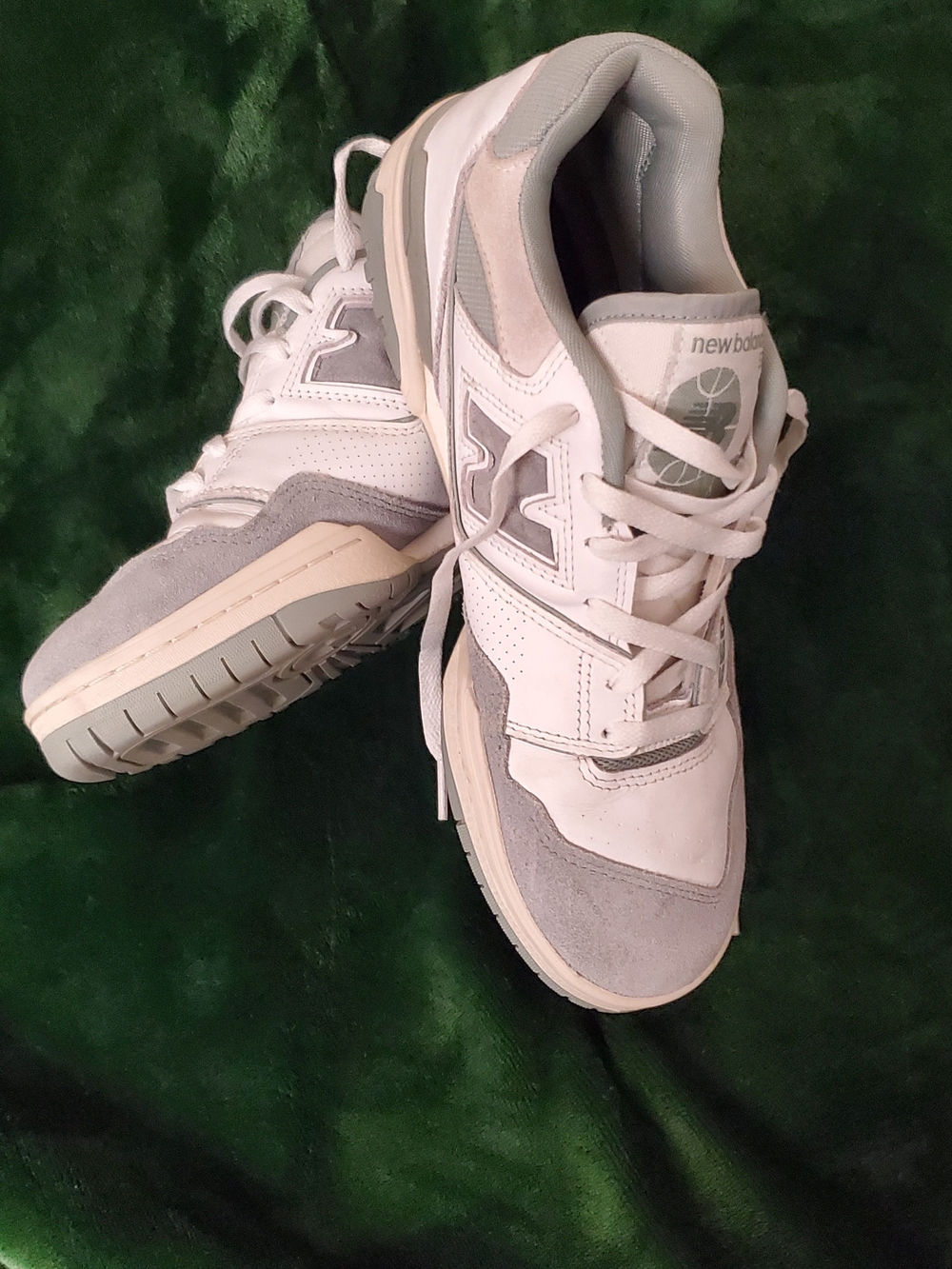 New Balance Suze 10 Men's White and Light Gray Athletic Sneakers
